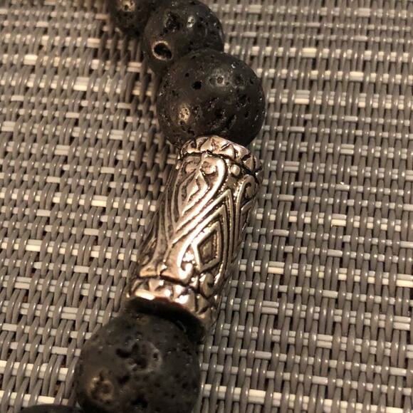 Men’s Black & Silver Volcano Rock Beaded Bracelet - Picture 5 of 6